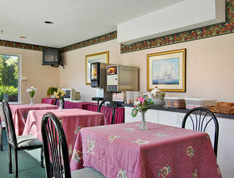 Days Inn & Suites By Wyndham Groton Near The Casinos Restoran gambar